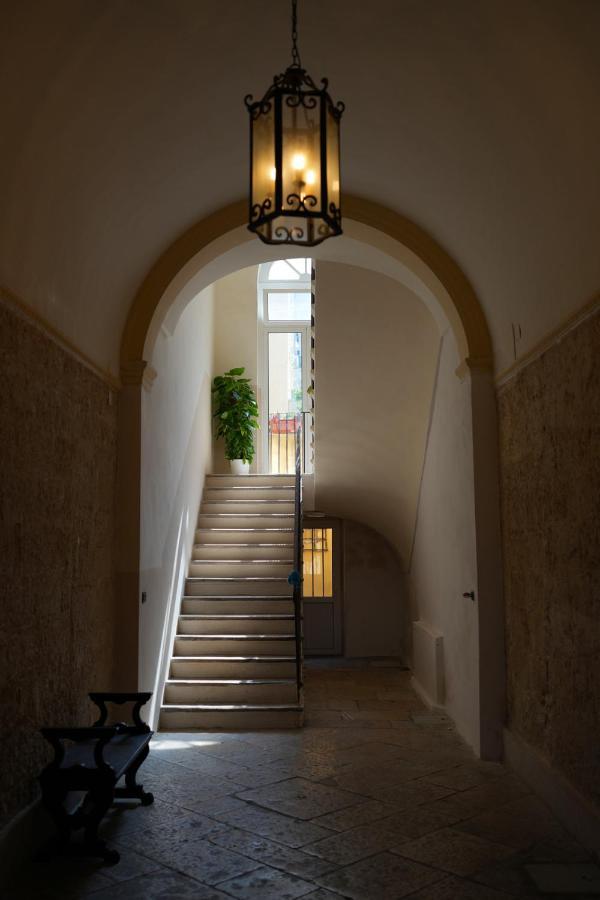 Palazzo Manzoni Apartments Bari Exterior photo